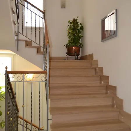 Gasthof Hostal Leo D'Or 2*